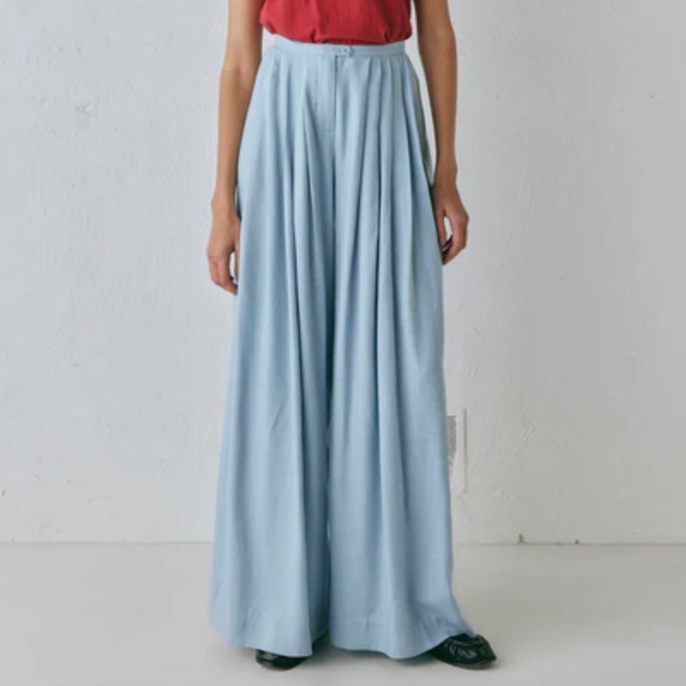 Vrg Grl Luca Wide Leg Pleated Pants in Sky
